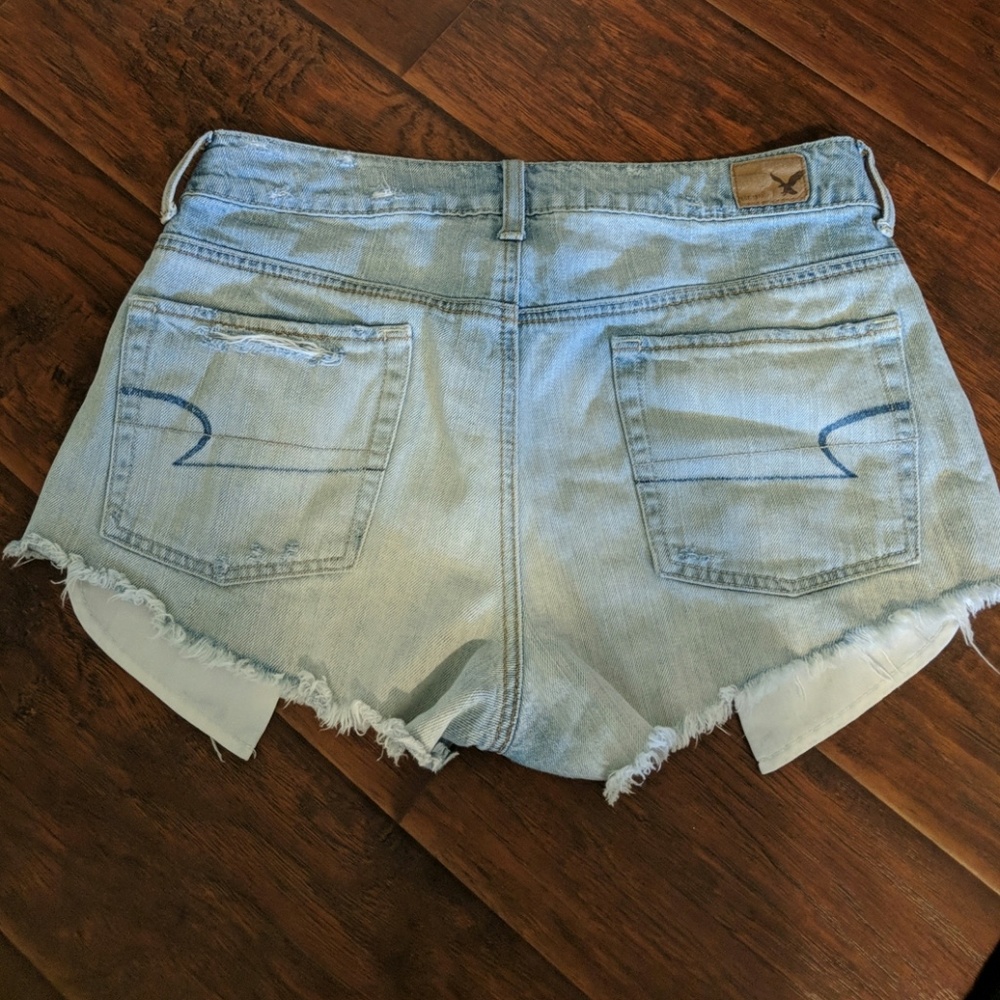 Distressed shorts - Picture 2 of 4